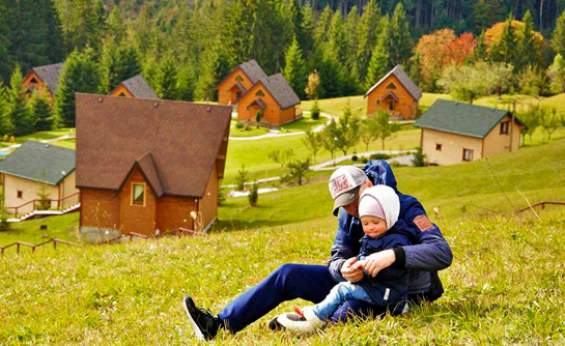 Где отдохнуть в горах с детьми на осенние каникулы